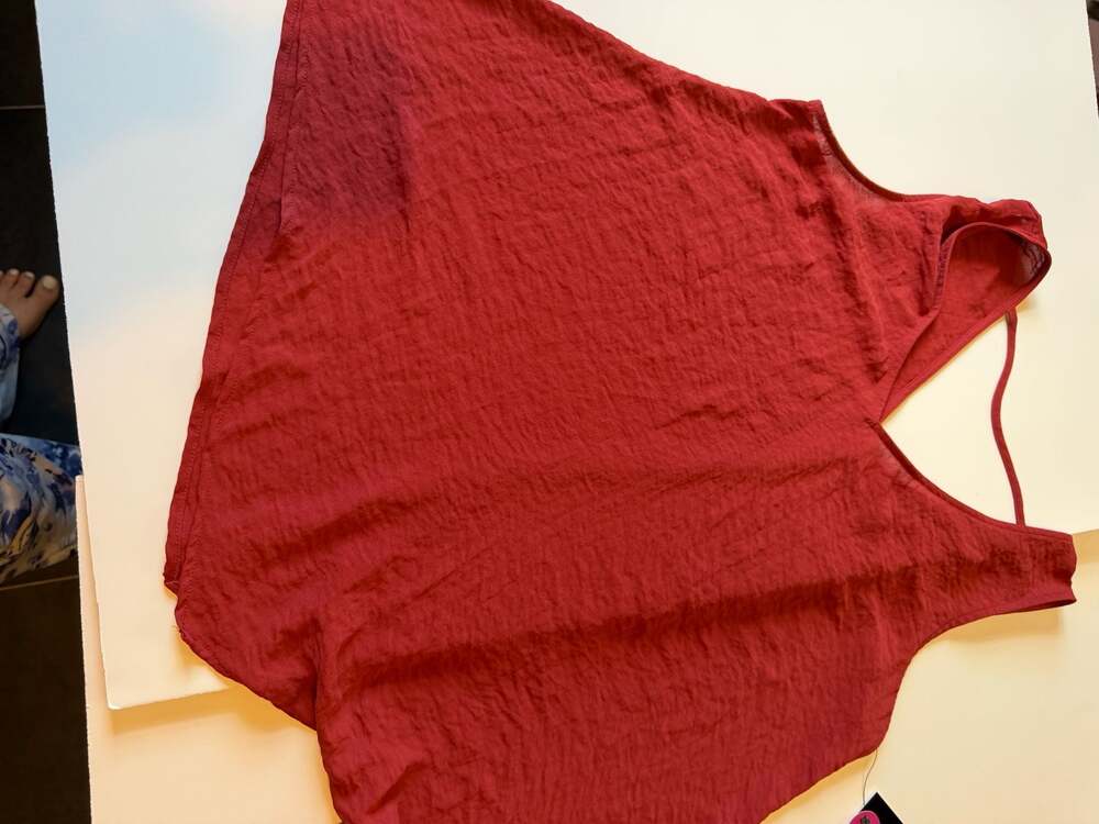 a.n.a A New Approach Women's Western Red Textured Tank Top Medium